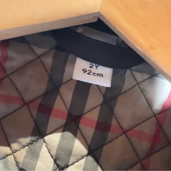 Kids Burberry Black with Trademark Plaid Quilted Jacket Size 2Y - Picture 12 of 16